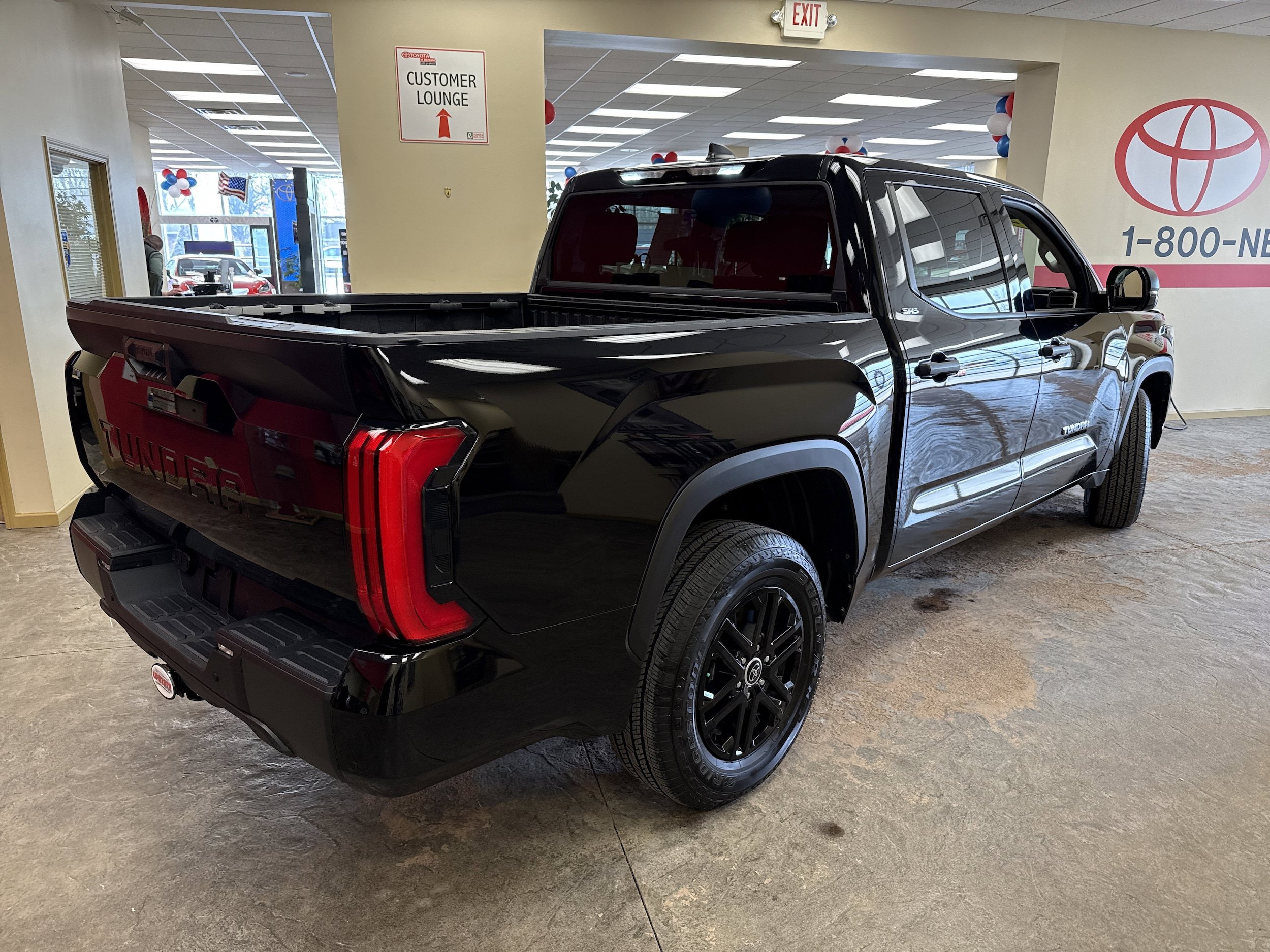 Used 2024 Toyota Tundra SR5 w/ SR5 Convenience Package RWD image 11