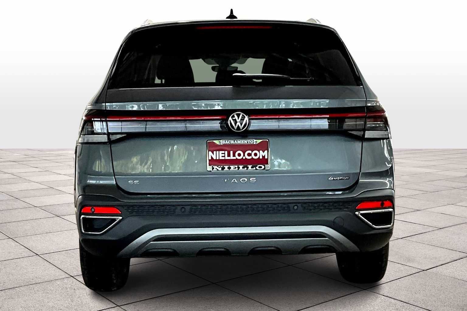 New 2026 Volkswagen Taos SE image 6