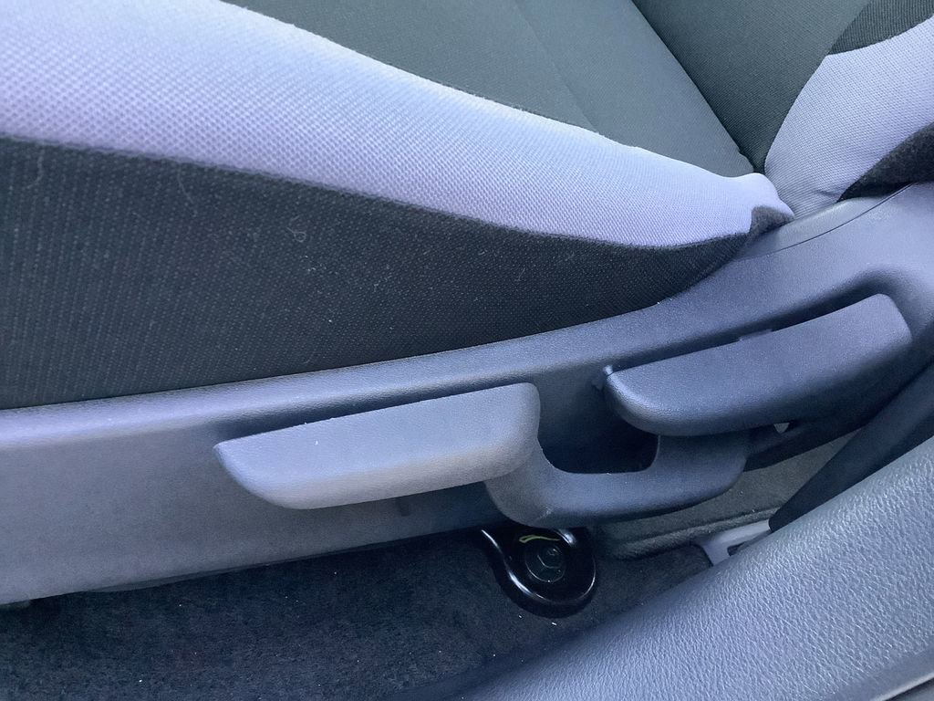 Used 2025 Nissan Versa S w/ Trunk Package image 25