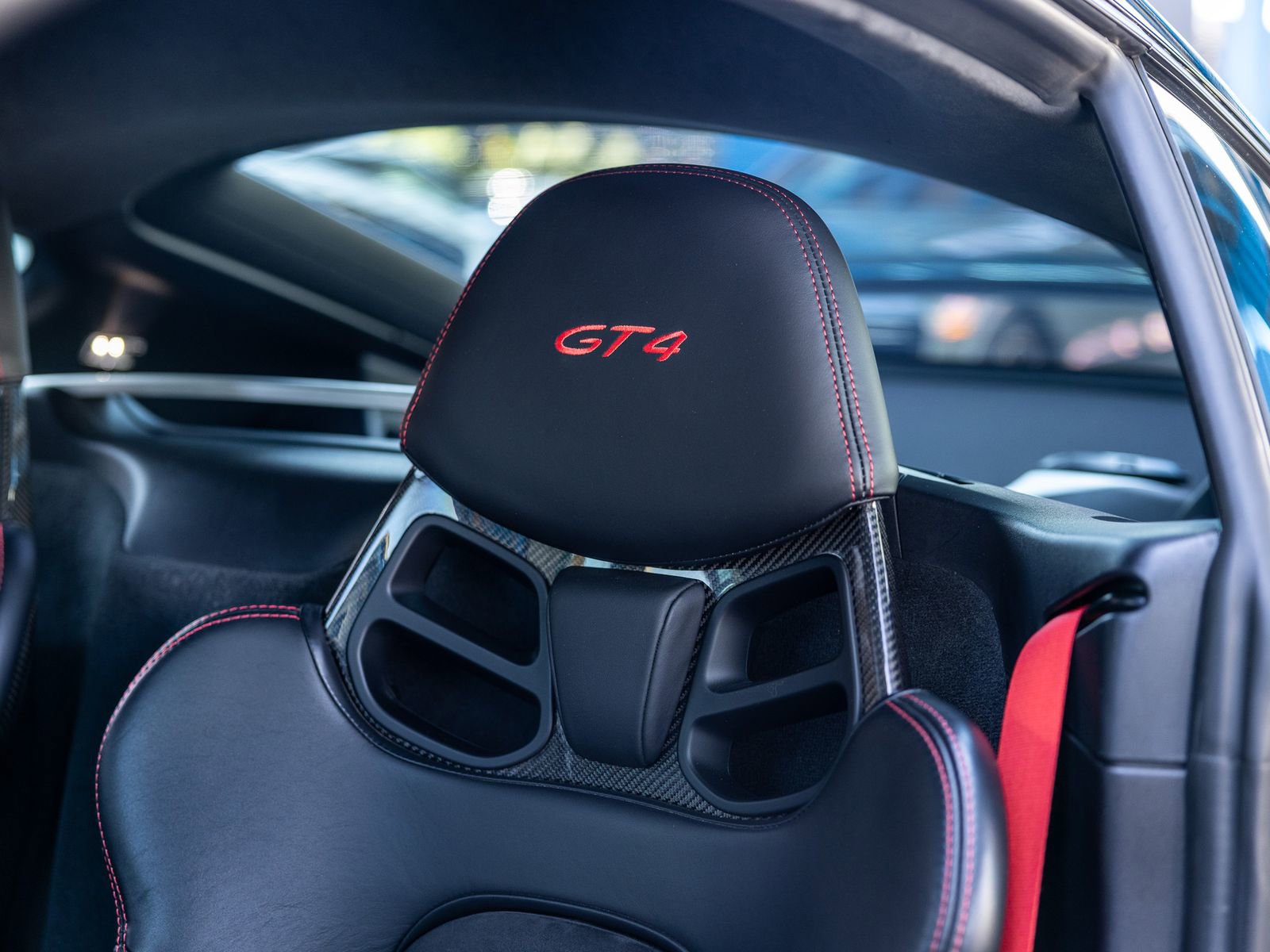 Certified 2016 Porsche Cayman GT4 RWD image 44