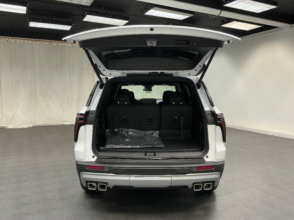 New 2026 Chevrolet Traverse LT w/ LPO, Floor Liner Package FWD image 26