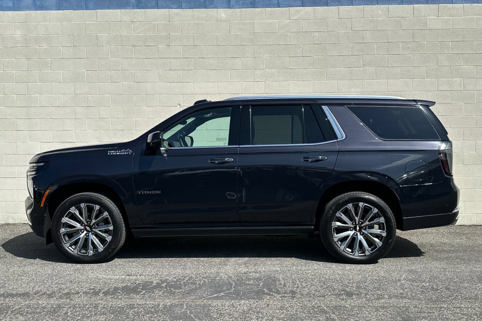 Used 2026 Chevrolet Tahoe High Country AWD/4WD image 7