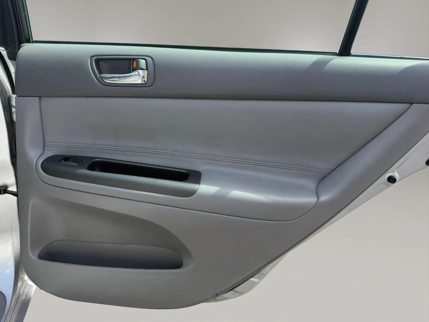 Used 2006 Toyota Camry LE FWD image 16