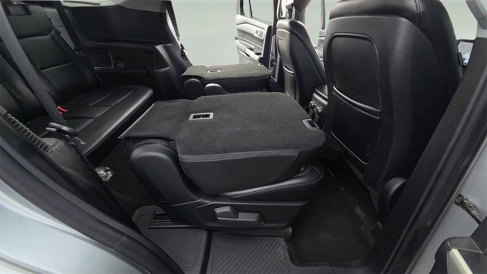 Used 2020 Ford Explorer XLT w/ Equipment Group 202A image 36