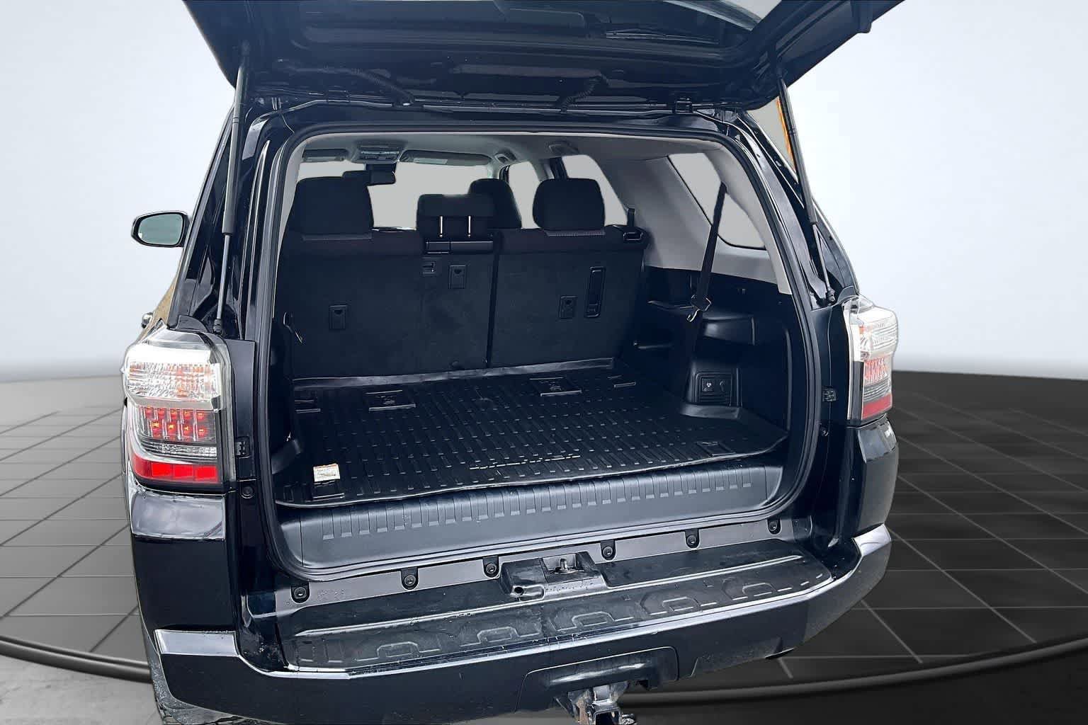 Used 2020 Toyota 4Runner SR5 image 19