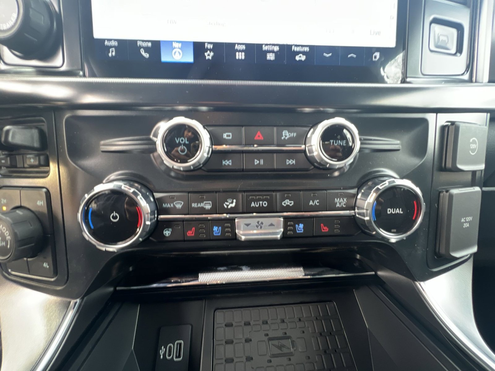 New 2025 Ford F150 Platinum w/ Equipment Group 702A High image 21