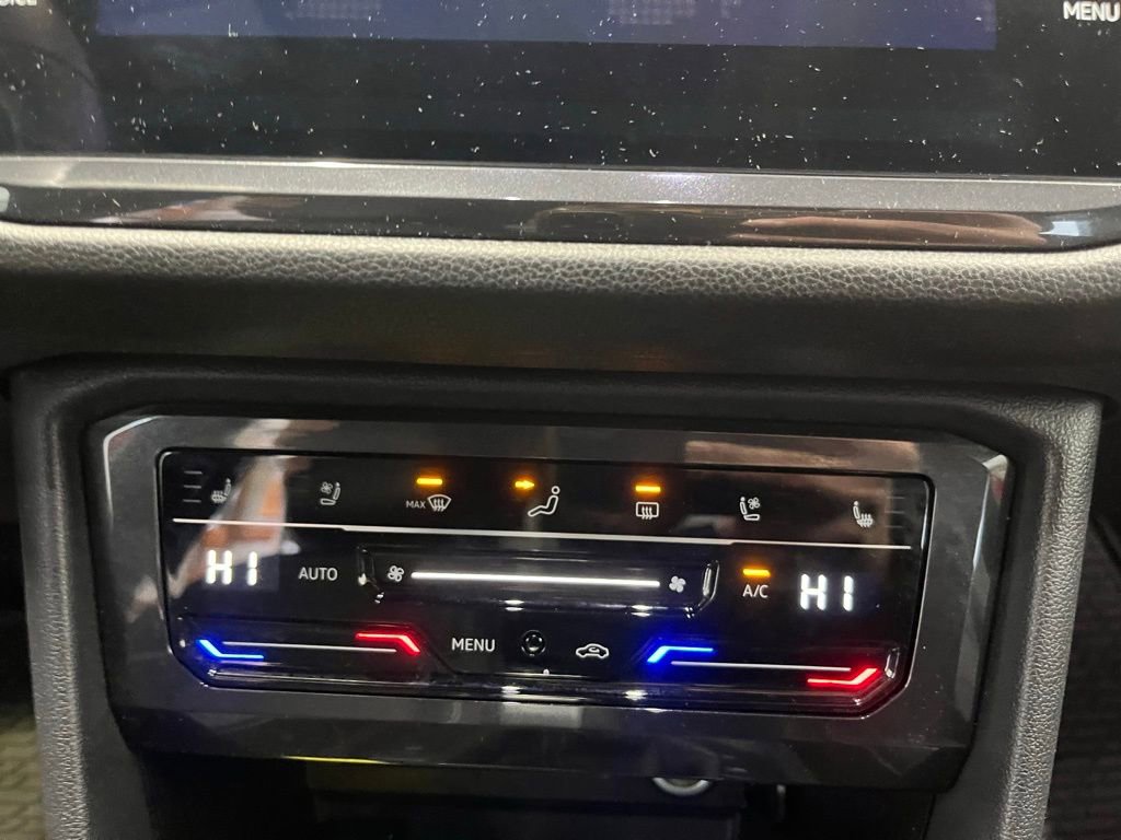 Certified 2024 Volkswagen Tiguan SEL R-Line image 18