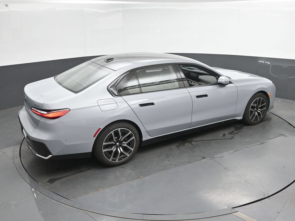 Used 2026 BMW 740i xDrive AWD/4WD image 29