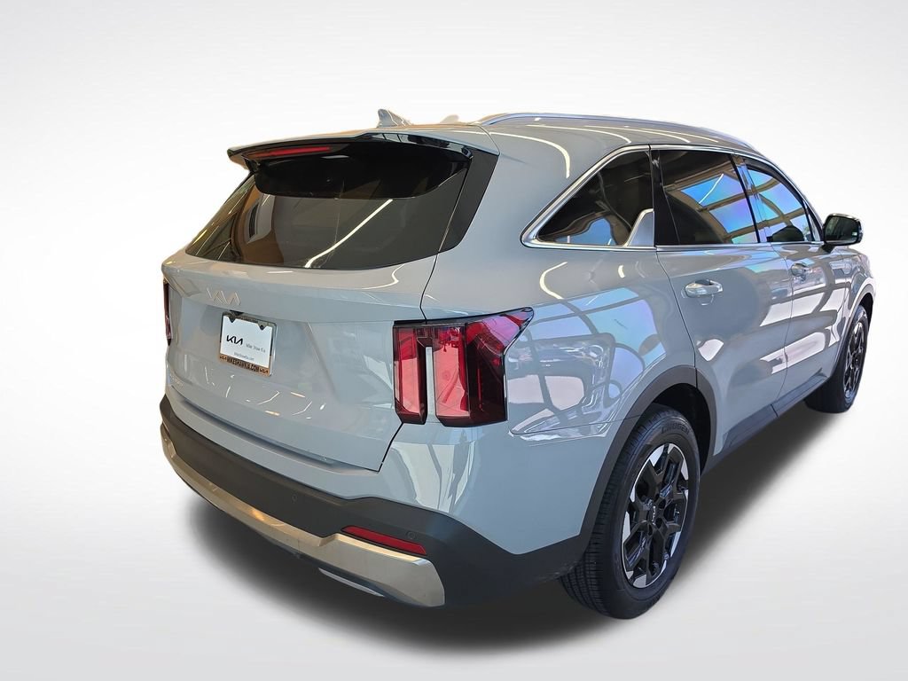 Certified 2025 Kia Sorento S FWD image 7