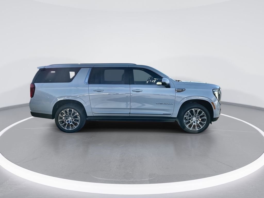Used 2026 GMC Yukon XL Denali w/ Denali Reserve Package RWD image 9