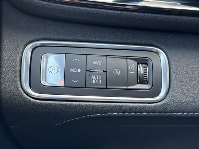 Used 2025 Buick Enclave Avenir image 18