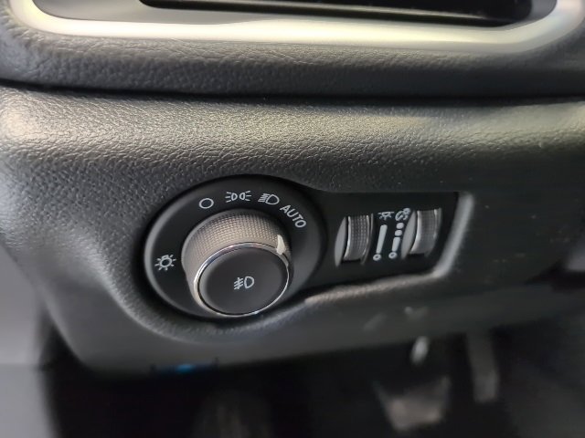 New 2026 Chrysler Pacifica Select image 15