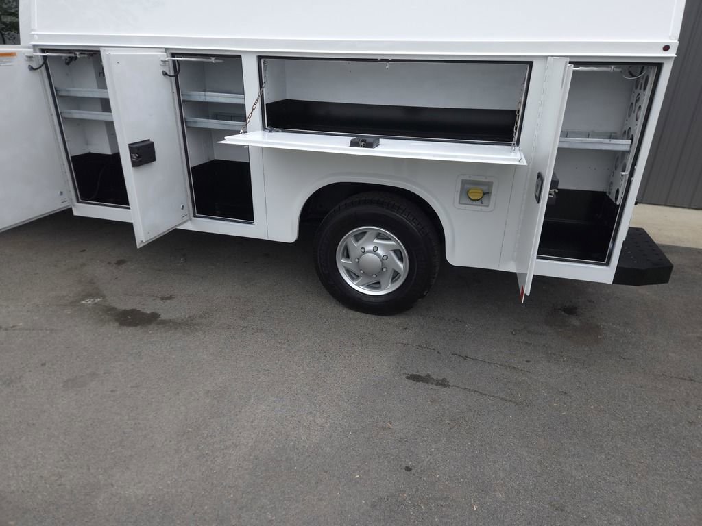Used 2016 Ford E-350 and Econoline 350 Super Duty w/ Power Windows & Locks Group RWD image 4