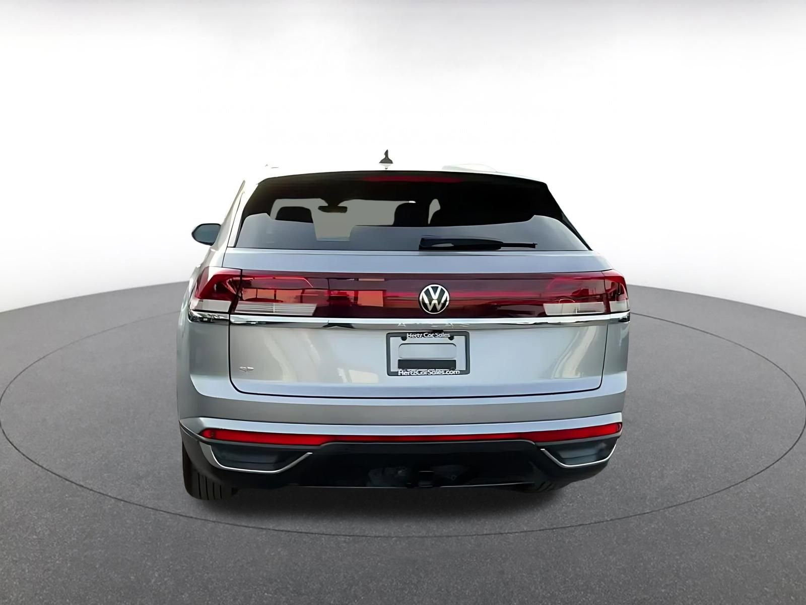 Used 2025 Volkswagen Atlas Cross Sport SE FWD image 12