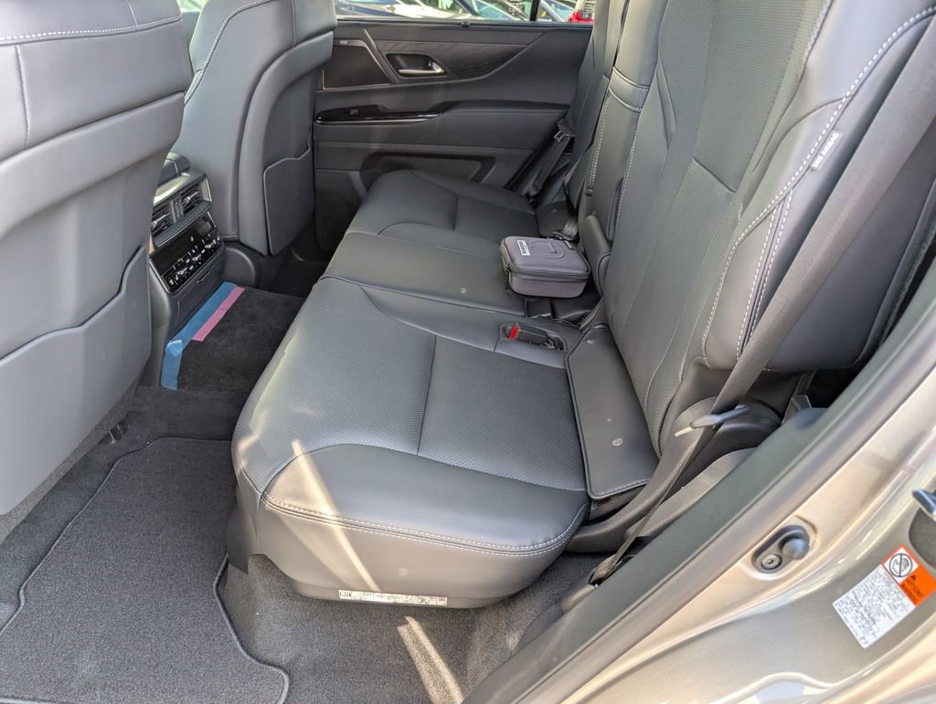 New 2025 Lexus LX 700h Luxury image 7