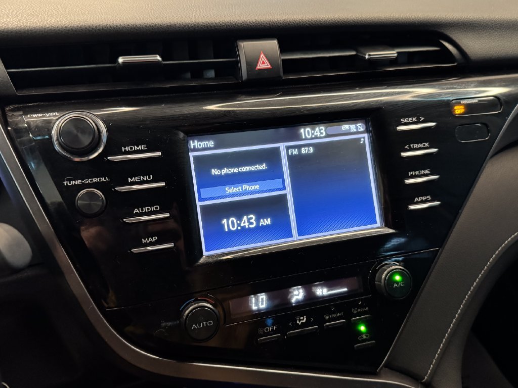 Used 2019 Toyota Camry SE FWD image 13
