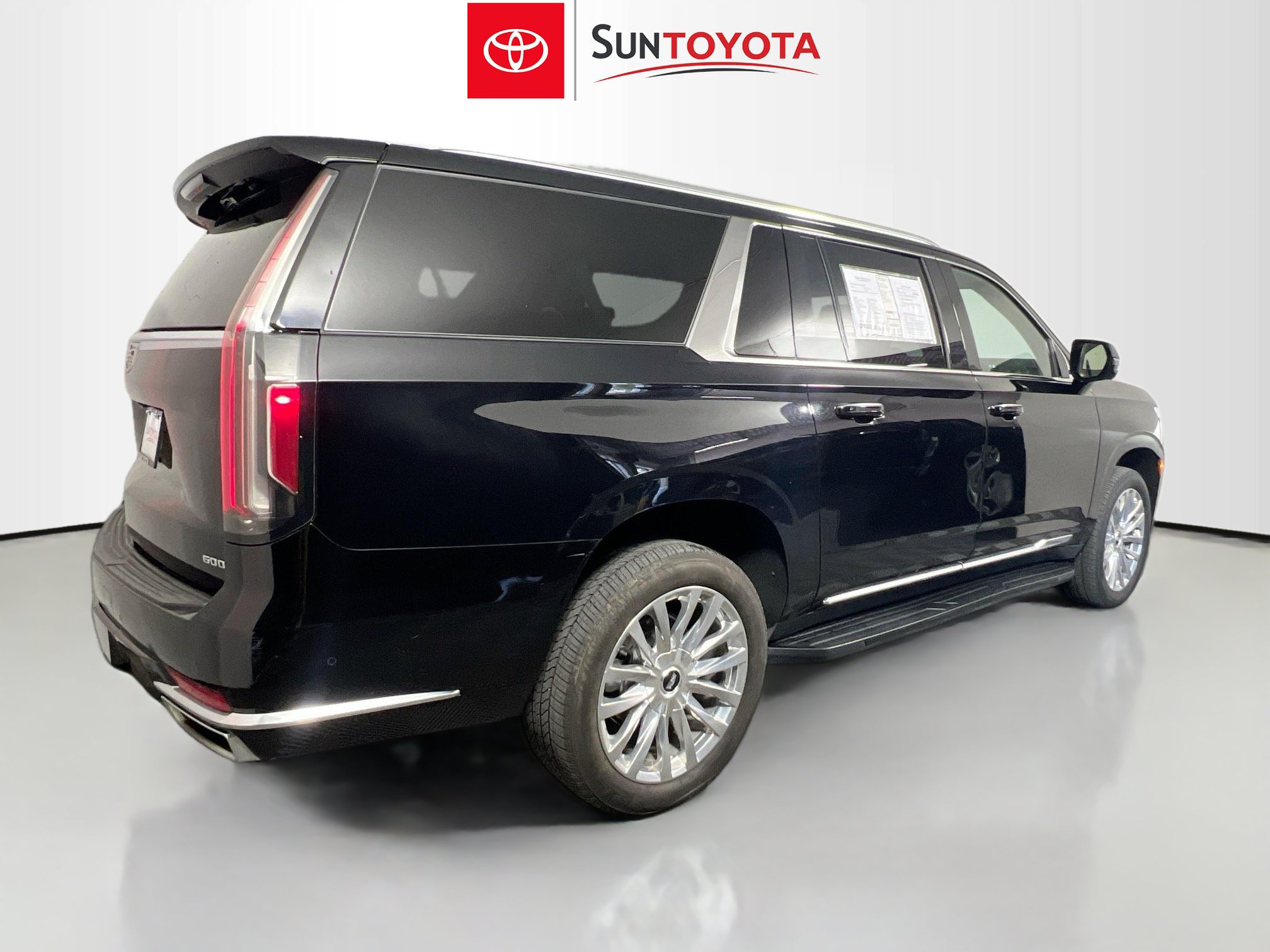 Used 2023 Cadillac Escalade ESV Premium Luxury AWD/4WD image 4