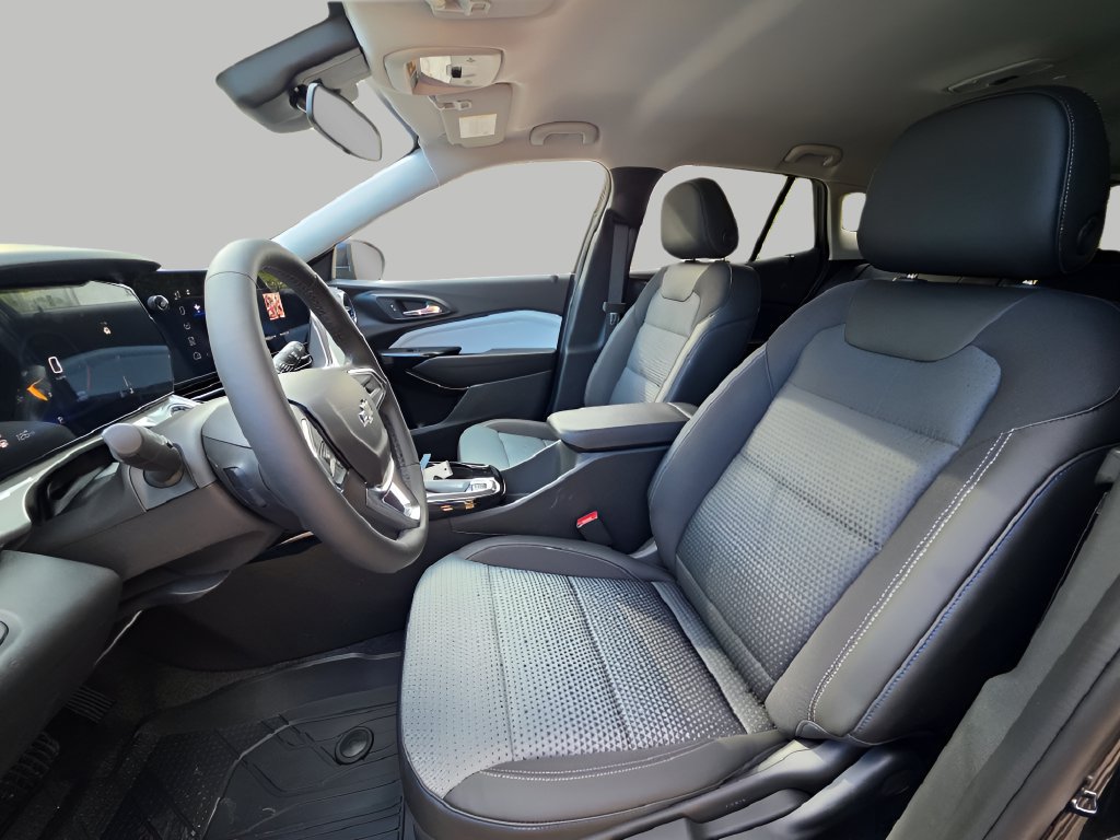 New 2026 Chevrolet Trax LT w/ Midnight Edition FWD image 17