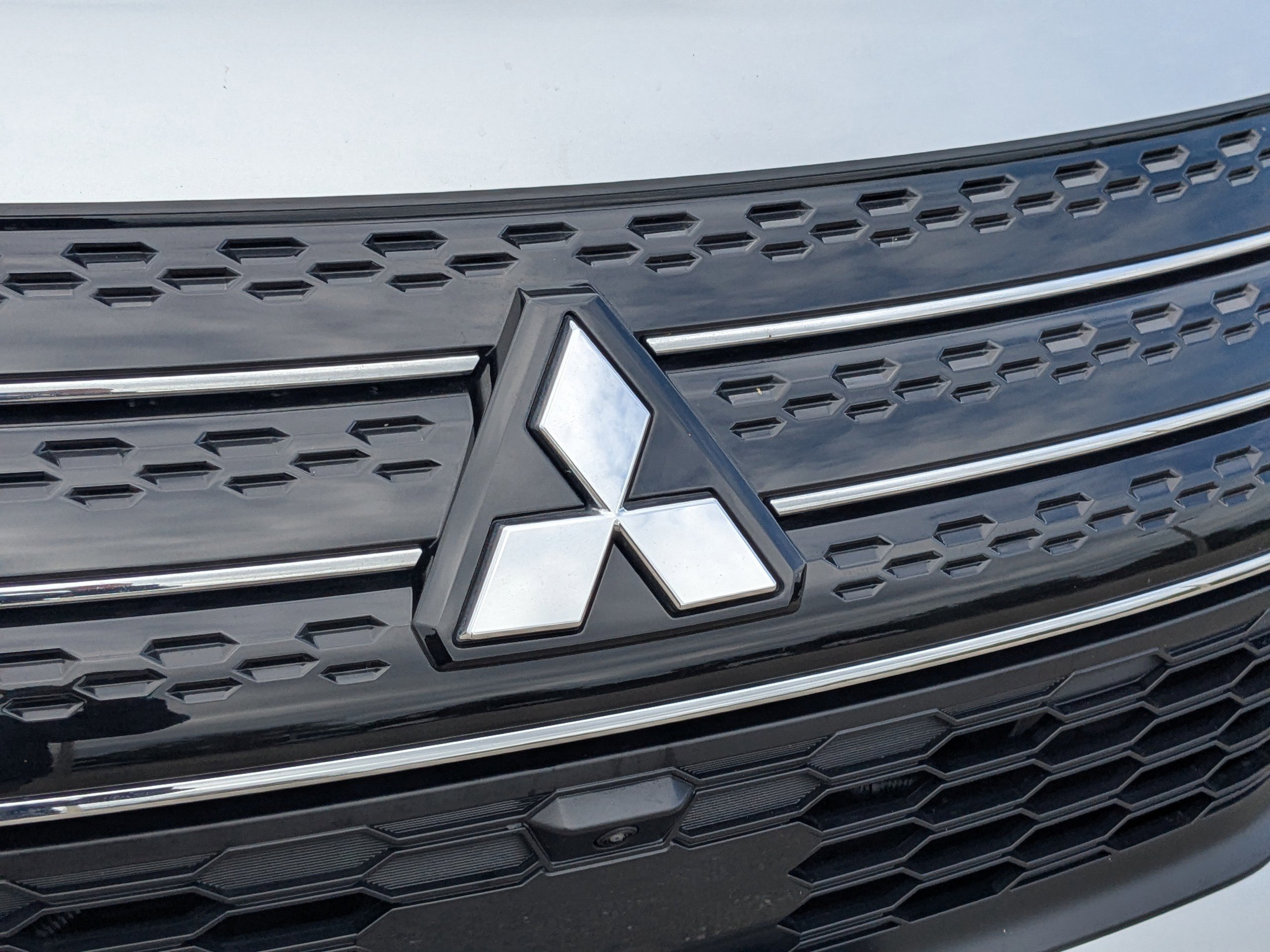 Used 2023 Mitsubishi Outlander SE image 11