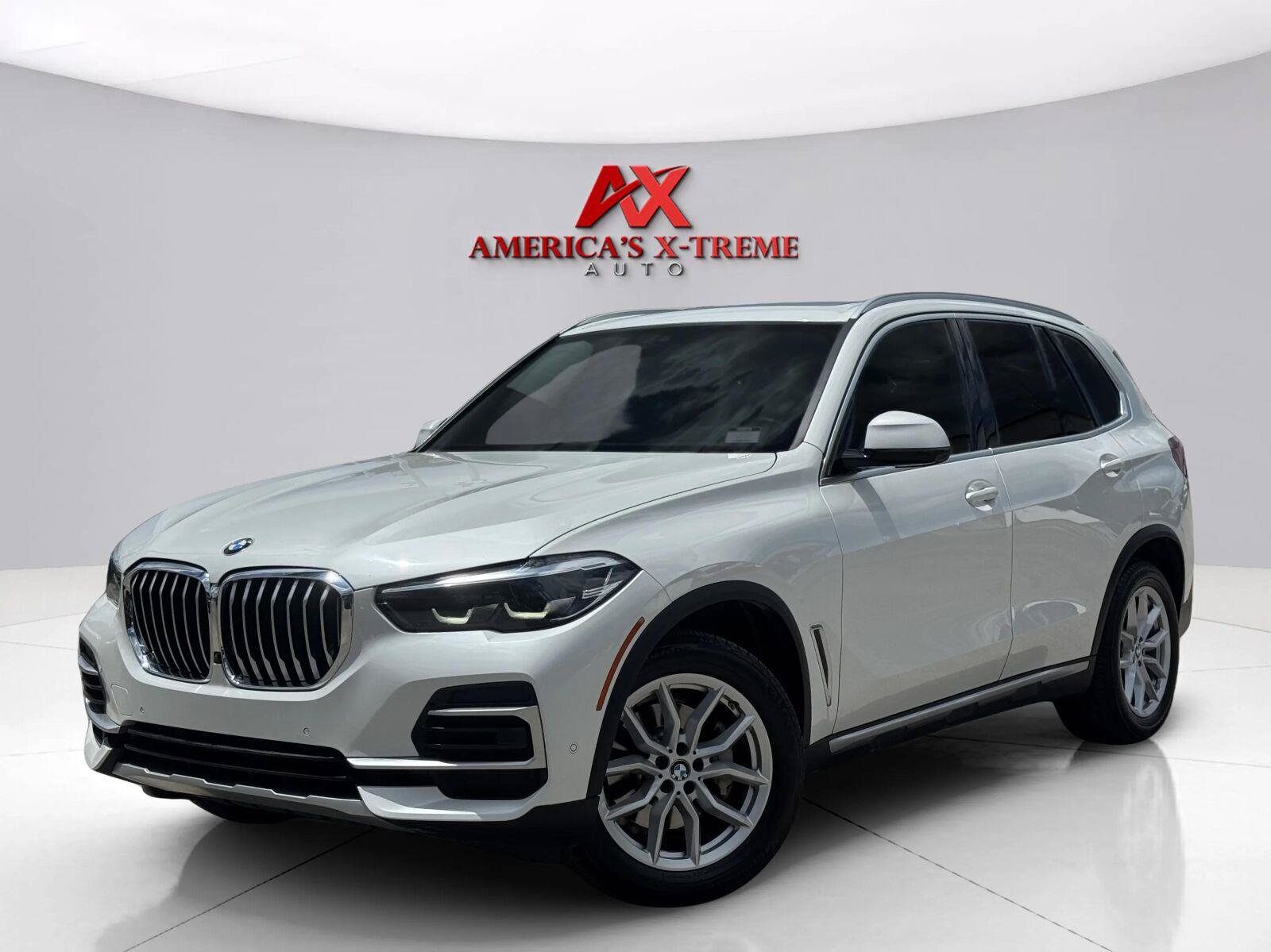 Used 2022 BMW X5 xDrive40i w/ Premium Package AWD/4WD image 1