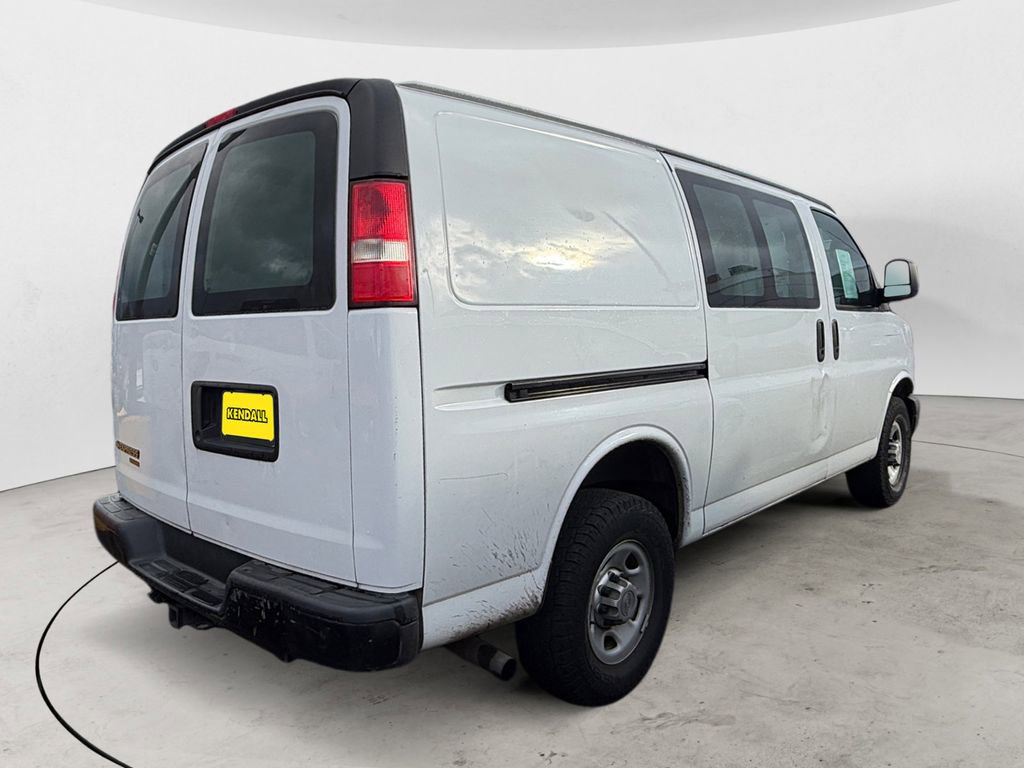 Used 2013 Chevrolet Express 2500 image 3