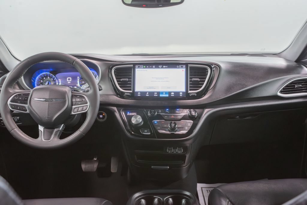 Used 2025 Chrysler Pacifica Select FWD image 20
