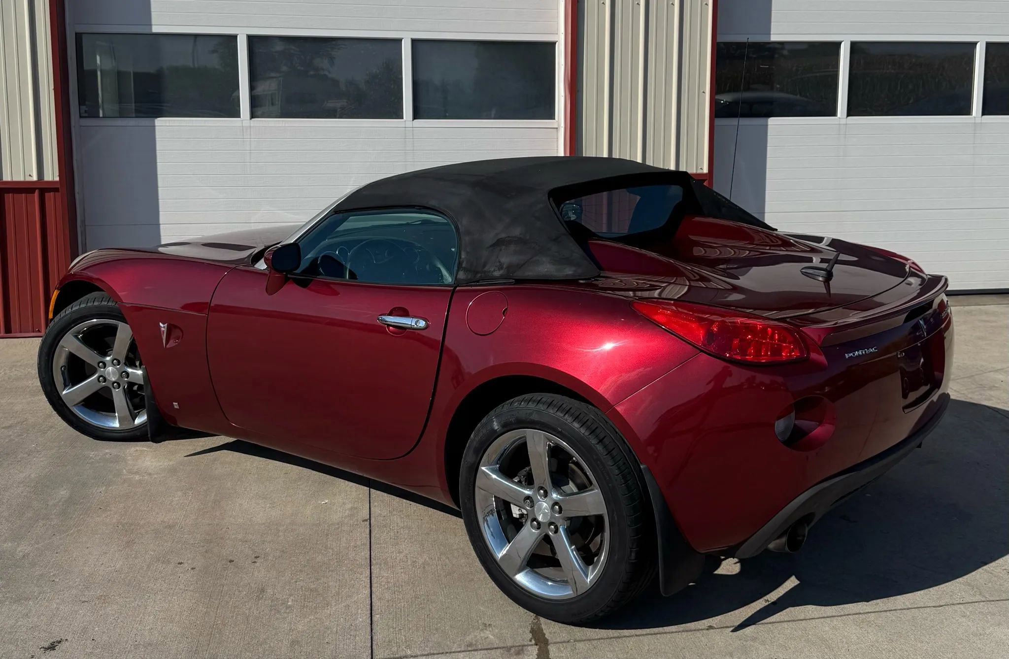 Used 2009 Pontiac Solstice GXP w/ Premium Package image 13