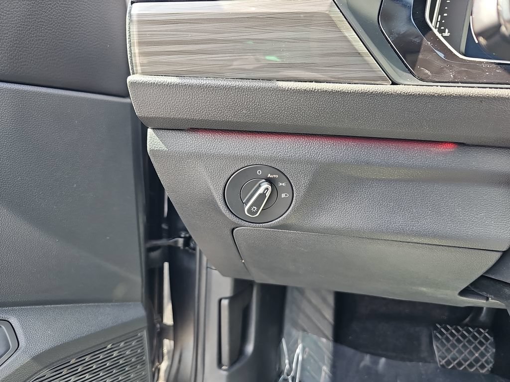 Used 2024 Volkswagen Jetta SEL FWD image 36