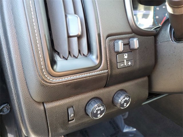 Used 2020 GMC Canyon Denali image 8