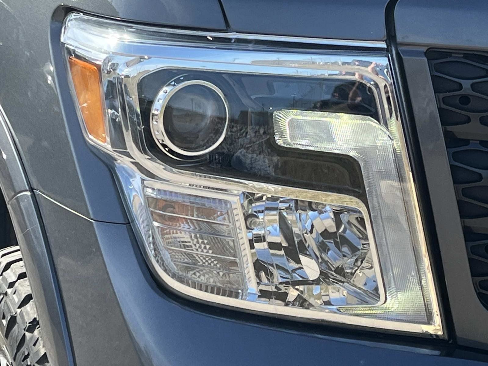 Used 2019 Nissan Titan PRO-4X image 8