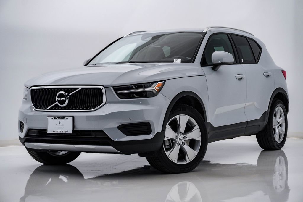 Used 2020 Volvo XC40 T5 Momentum w/ Protection Package Premier image 1