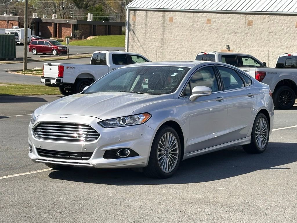 Used 2016 Ford Fusion Titanium image 2