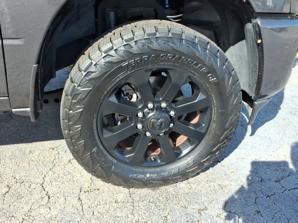 Used 2021 RAM 2500 Big Horn w/ Night Edition AWD/4WD image 9