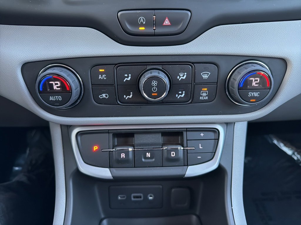 Used 2023 GMC Terrain SLE w/ Driver Convenience Package image 28