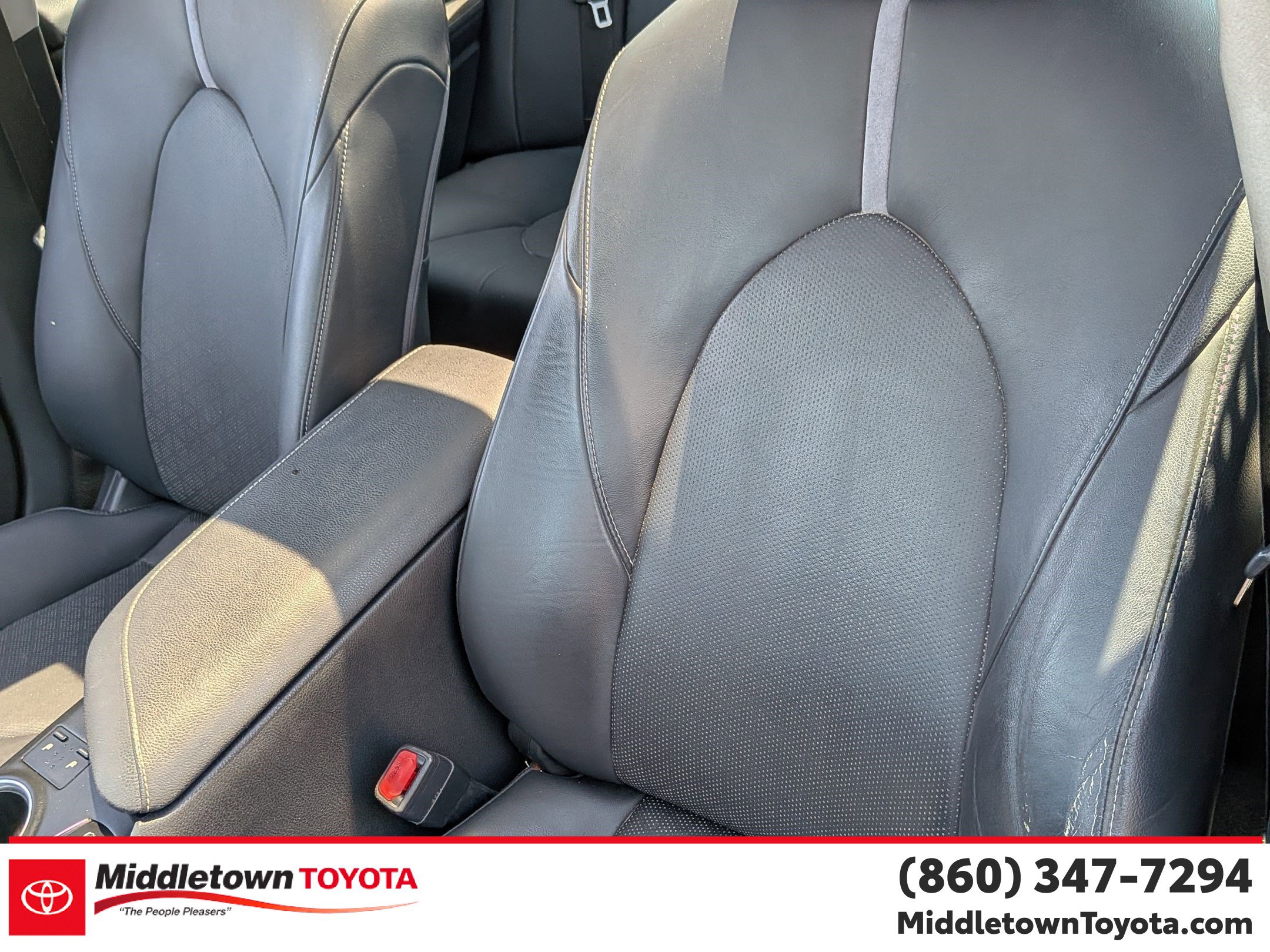 Used 2018 Toyota Camry XSE FWD image 14
