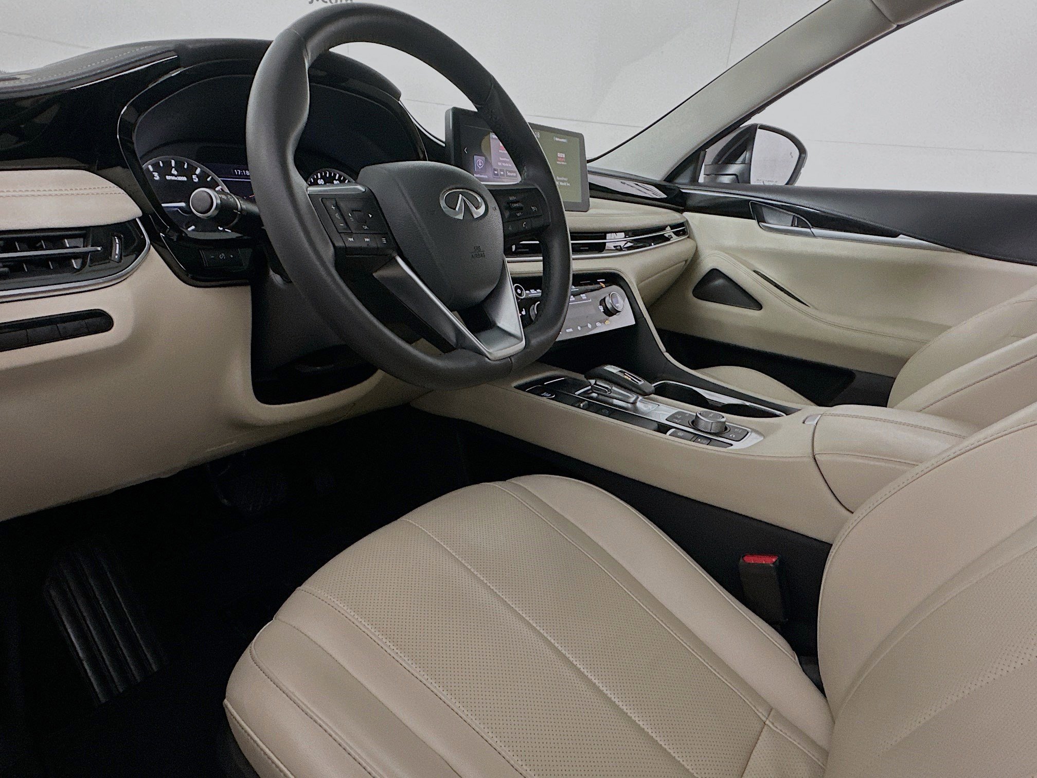 Used 2025 INFINITI QX60 Pure image 7