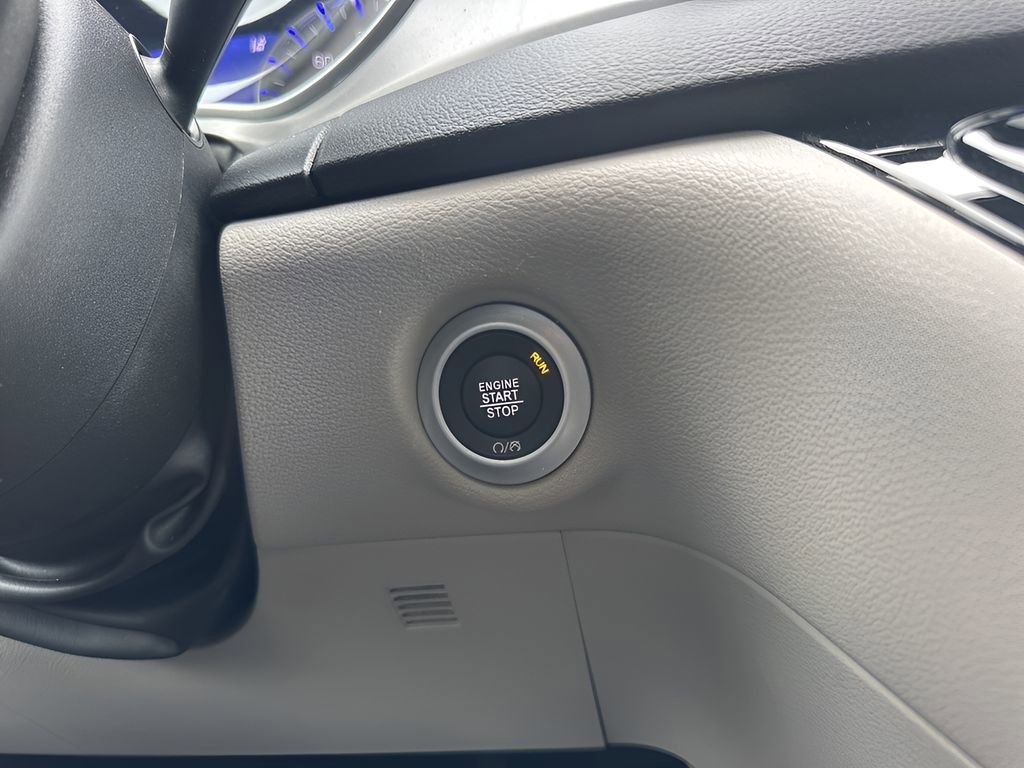 Used 2024 Chrysler Pacifica Touring-L image 24