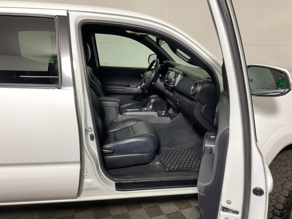 Used 2020 Toyota Tacoma TRD Sport image 35