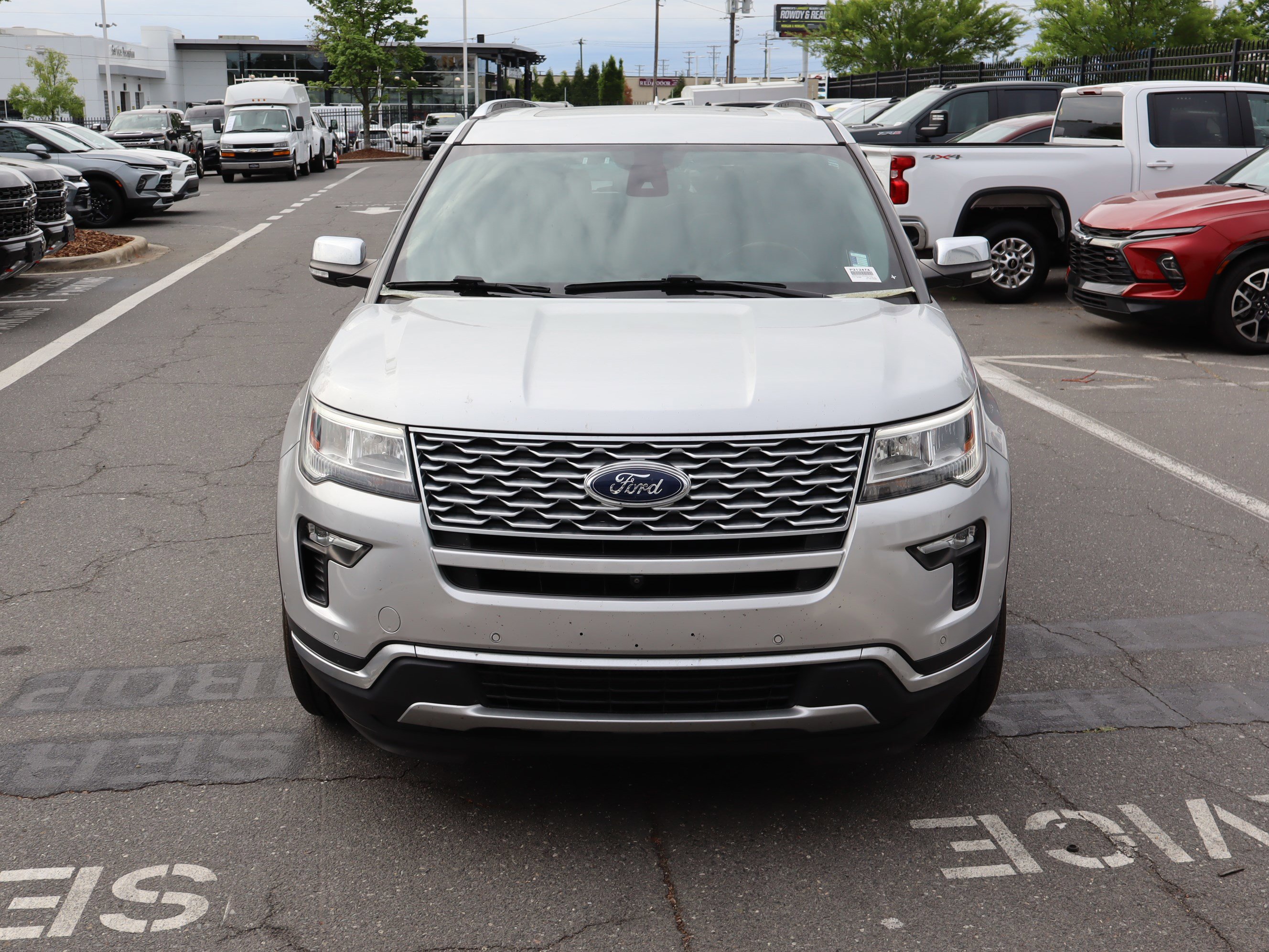 Used 2019 Ford Explorer Platinum AWD/4WD image 3