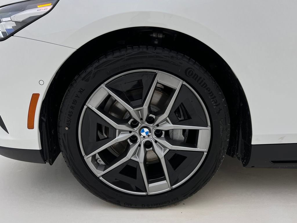 New 2026 BMW i5 eDrive40 w/ Premium Package image 15
