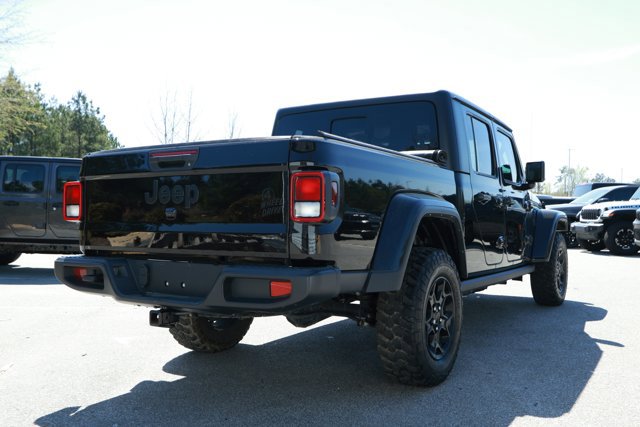 Used 2023 Jeep Gladiator Willys AWD/4WD image 6