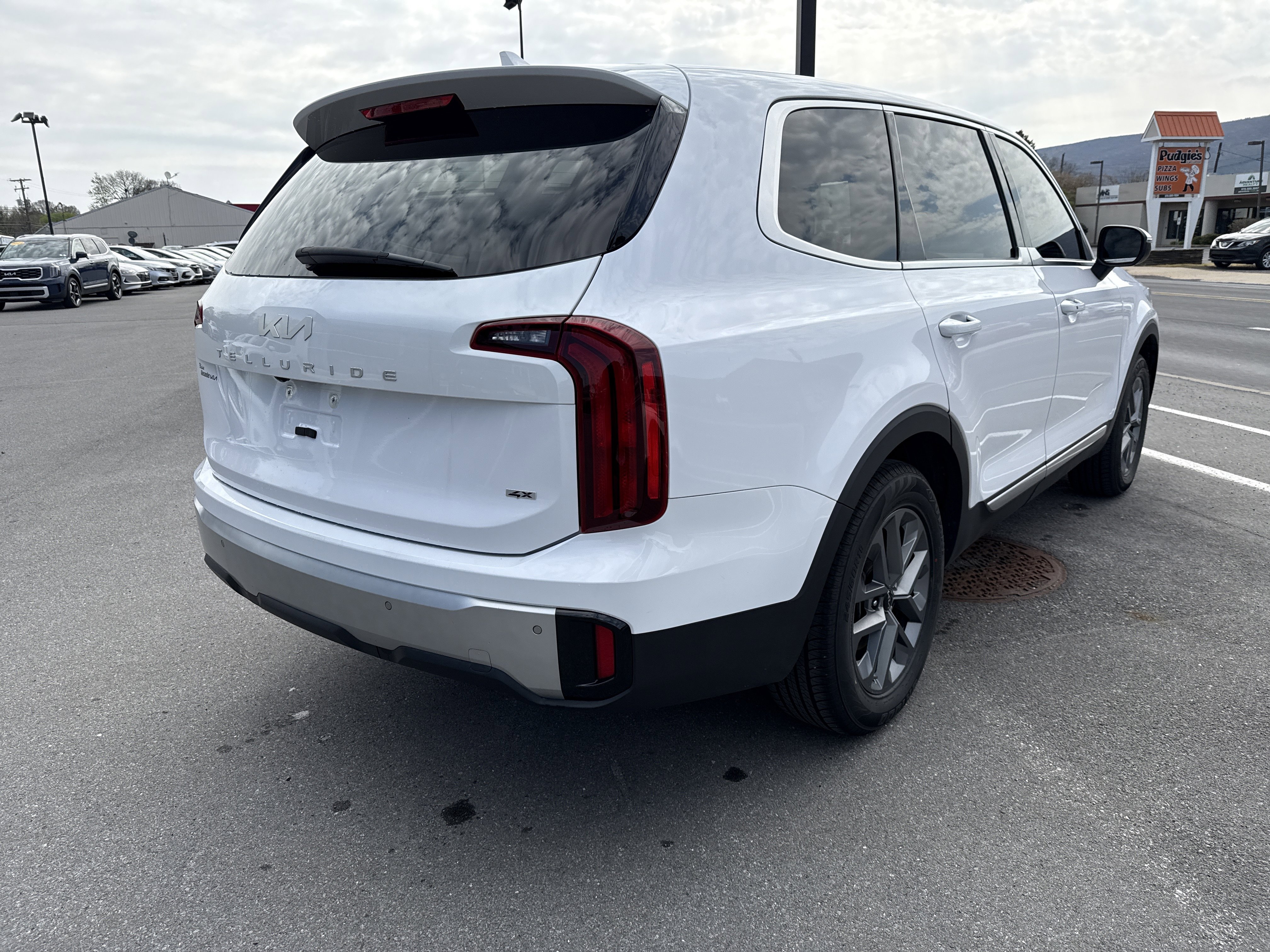 Used 2024 Kia Telluride LX AWD/4WD video 3
