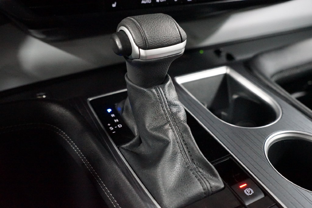 Certified 2025 Toyota Sienna XLE FWD image 21