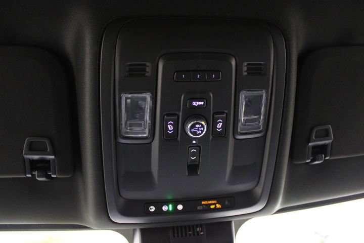Used 2024 GMC Yukon XL Denali image 41