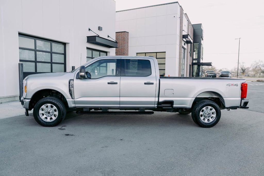 Used 2024 Ford F350 XLT image 5