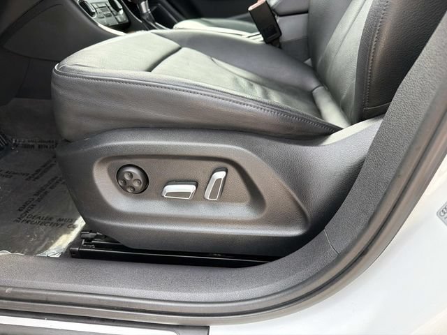 Used 2018 Audi Q3 2.0T Premium Plus AWD/4WD image 19