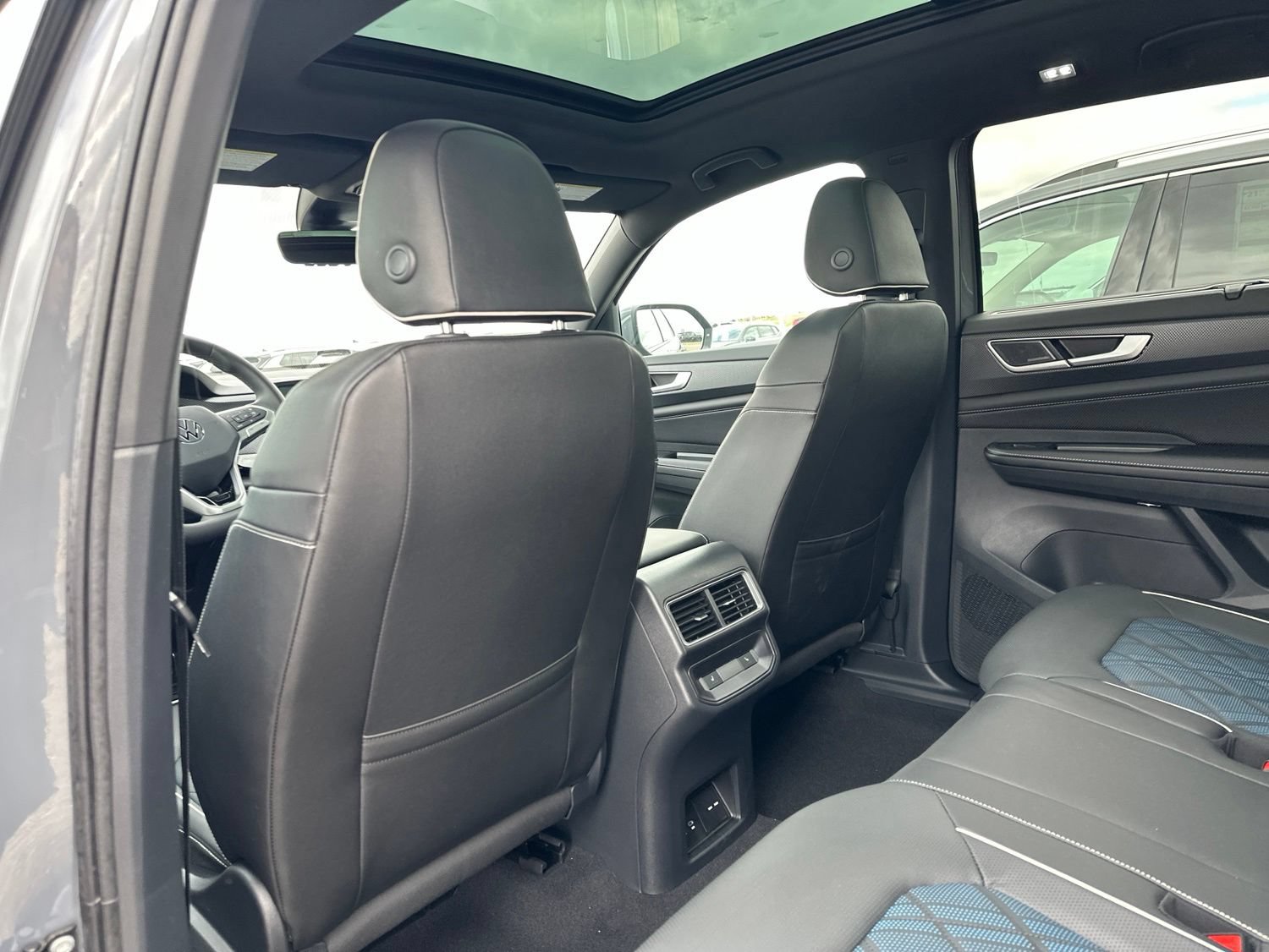 New 2026 Volkswagen Atlas Cross Sport SEL Premium R-Line AWD/4WD image 21