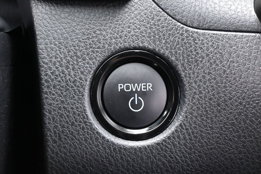 Used 2026 Toyota Camry SE FWD image 18
