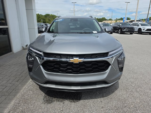 Certified 2026 Chevrolet Trax LT FWD image 2