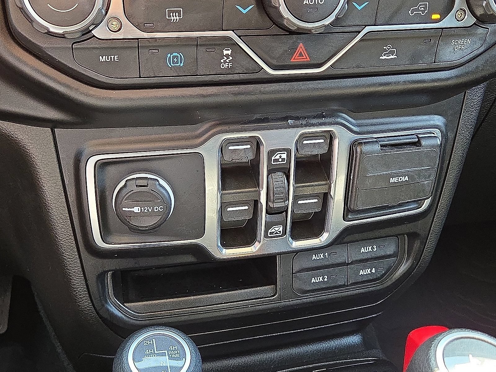 Used 2023 Jeep Wrangler Unlimited AWD/4WD image 29